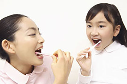 毎日の歯みがきだけで、お口の健康を守りきれますか？