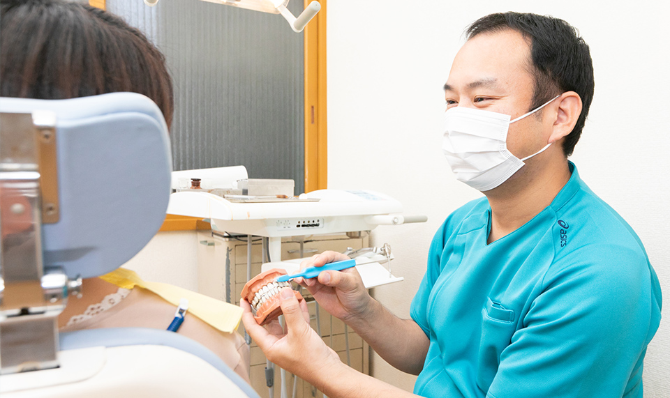 平日は21:00まで診療「一生お付き合い」できる墨田区向島の歯科医院です。